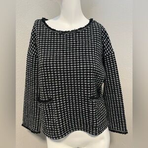 Max Studio Women’s Frayed Edge Boucle Black/ White Knit Sweater Size M